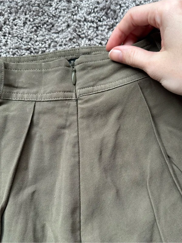 Zara Olive Green Pleated Skater Shorts - Image 4