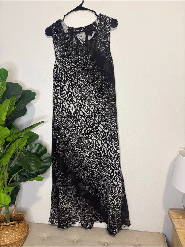 Vintage Reversible Serengeti Black and White Floral Maxi Dress Large - Image 3