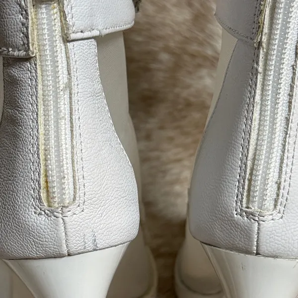 Karl Lagerfeld Paris Women's White‎ Blayze Lug Sole Peep Toe Bootie Size 5 B77 - Image 10