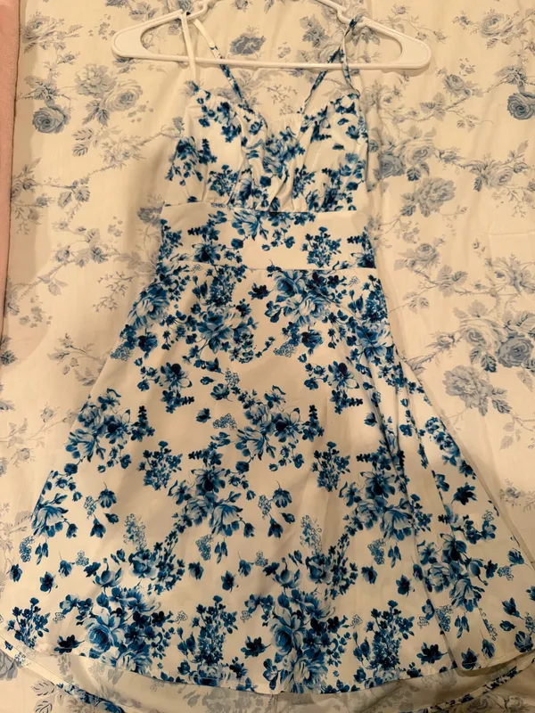 SheIn Blue and white floral open back sundress - Image 2