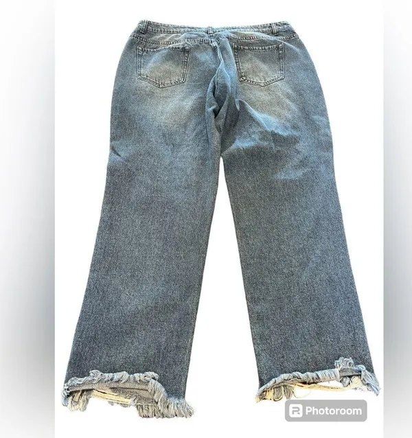 Women’s Distressed Jeans Size XL - Image 4
