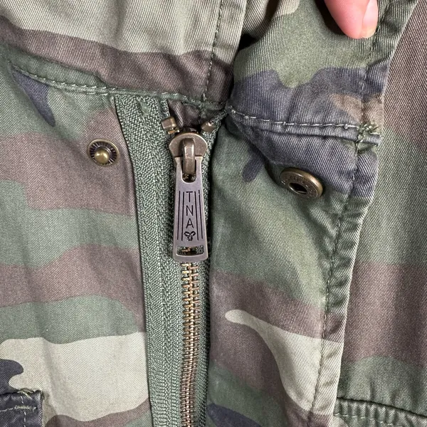 TNA Aritzia Womens size Small Camo Utility Jacket Green Adjustable Waist - Image 12