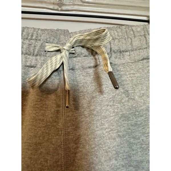 Vuori Performance Joggers Heather Grey Tapered Sweatpants Womens SZ M Soft Fall - Image 2