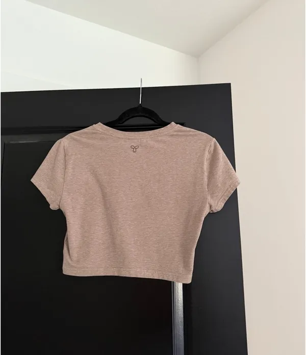 Aritzia TNA crop babe too beige M - Image 2