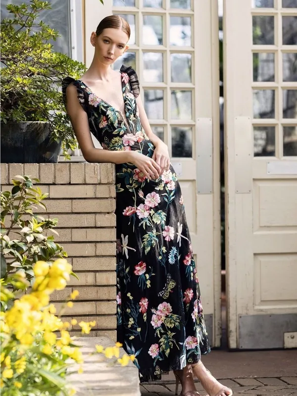NWT Mac Duggal Embroidered Floral Plunge Neck Trumpet Gown Black Multi Size 10 - Image 6