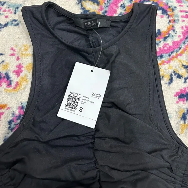 NWT Forever 21 Black Cropped Cinch Scrunch Going Out Top - Image 4