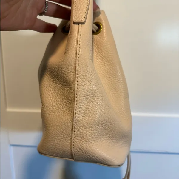 J. Crew Pink Leather Bucket Bag Tassel Enclosure crossbody - Image 5