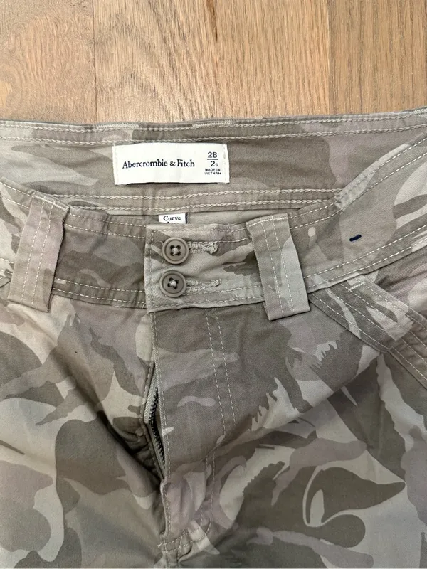 Women’s Abercrombie Cargo Pants in Beige Camo - Lightweight Utility Trousers - Image 2
