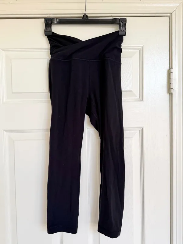 Lululemon Aligned Angles High Rise Yoga Leggings Pants Crop 4 Black - Image 2