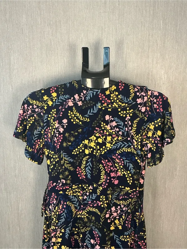 Motherhood Maternity Nursing Dress Floral Wrap Midi Dress Size Medium - Image 6