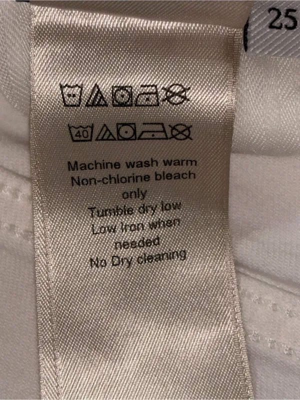 7 For All Mankind White Denim Skirt Women’s Waist Size 25 Cutoff Raw Hem Pockets - Image 11