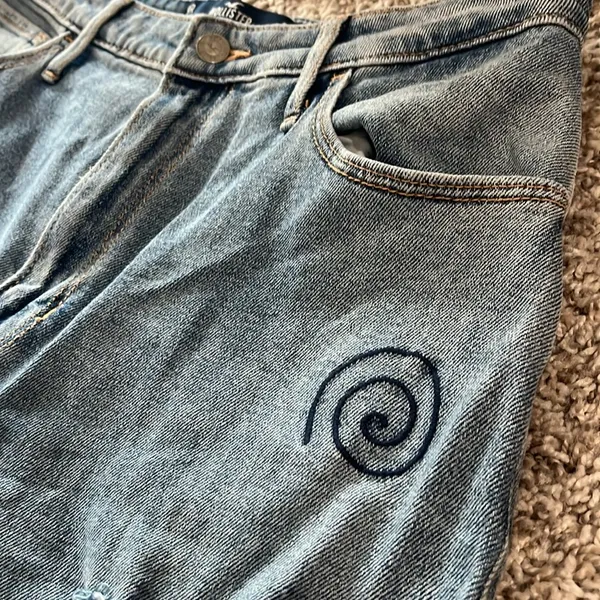 NWOT Hollister ultra high-rise dad jeans - Image 3