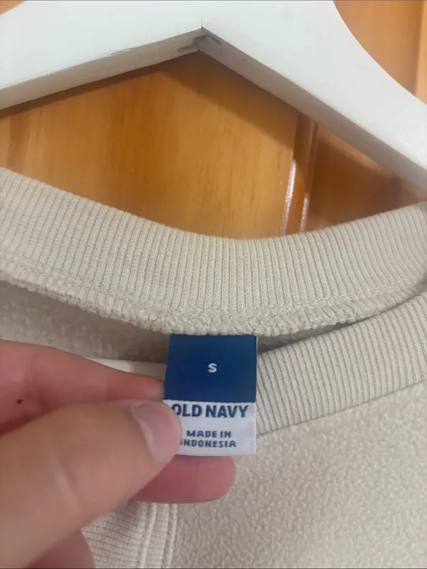 Old Navy Size Small Off-White Fleece Pullover Sweatshirt - Image 2