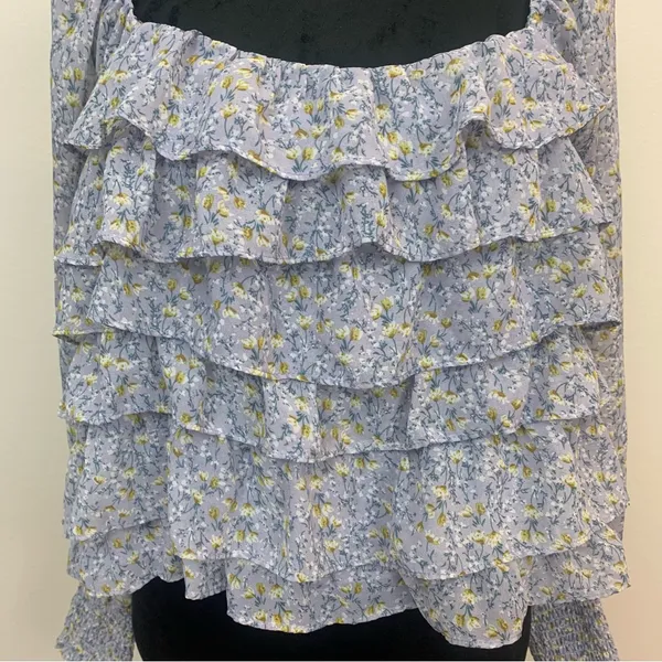 Astr‎ Women's L Floral Ruffled Blouse Light Blue Cropped Long Sleeves Peasant - Image 3
