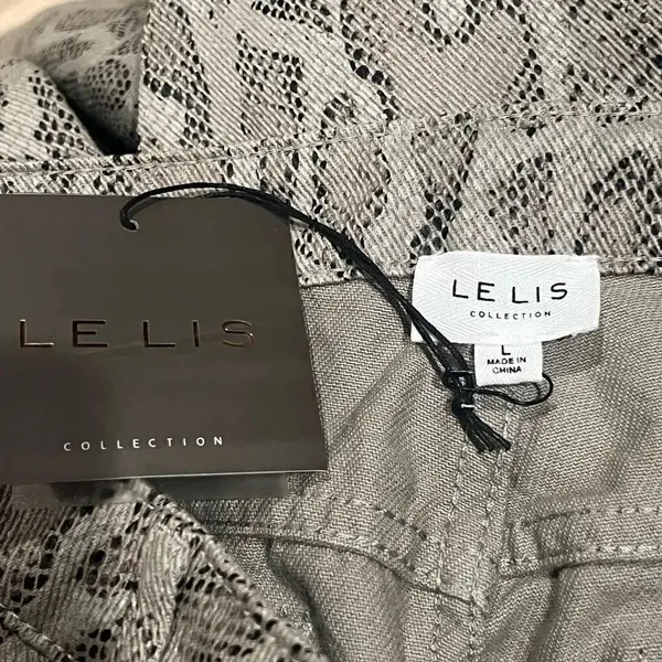 NEW Le Lis Alana Snakeskin Pants in Olive Women’s Large - Image 2