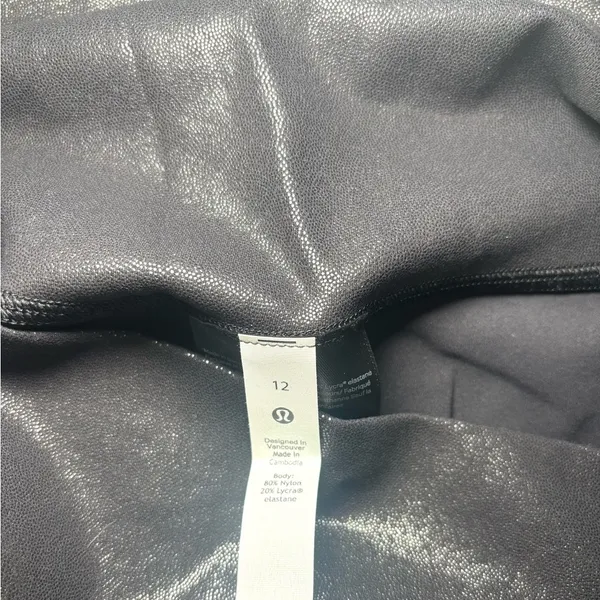 Lululemon Wunder Under High Rise Shiny Leggings Black Faux Leather Size 12!! - Image 3