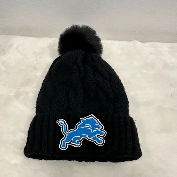 Detroit Lions beanie hat! NFL, winter warm, fuzzy, lined, black, cozy hat!! - Image 5