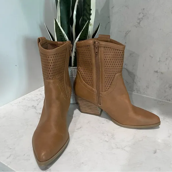 New! DV‎ by Dolce Vita Kirby Western Ankle Boot Booties Sz 6 - Image 2