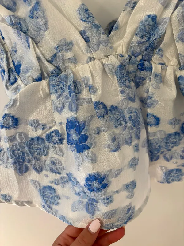Day + Moon Ruffle floral top Blue - Image 3