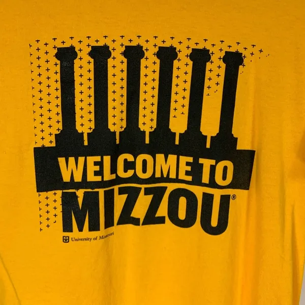 Welcome to Mizzou Gold T Shirt w Columns Graphic Tee Size Medium - Image 6