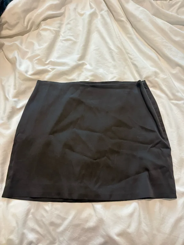 Aritzia Sunday Best Skirt - Image 4