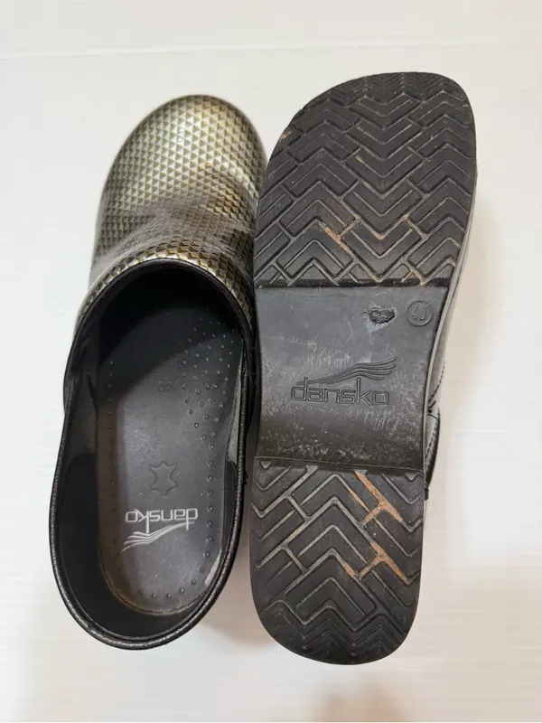 Dansko Patent Geometric Embossed Professional Clogs Shoes Green Nursing Size 10 - Image 11