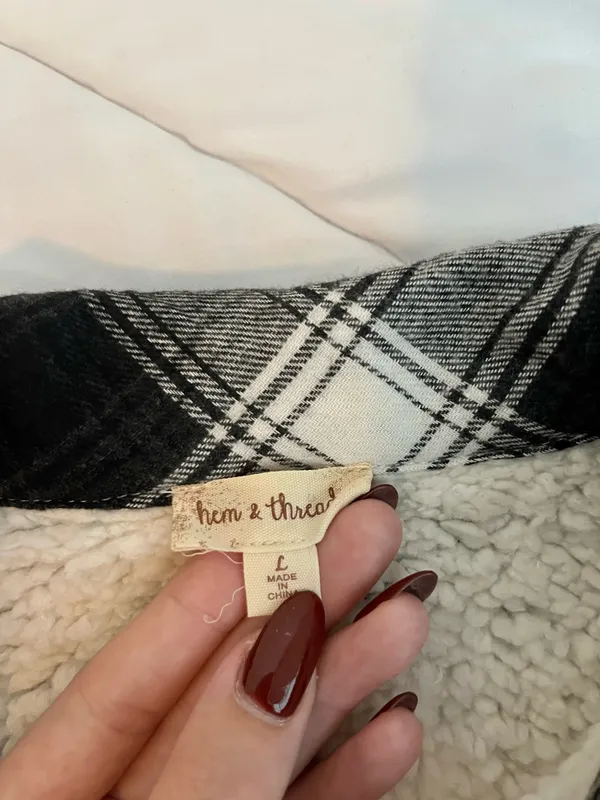 Plaid Flannel Sherpa Lined Shacket Multiple Size L - Image 4