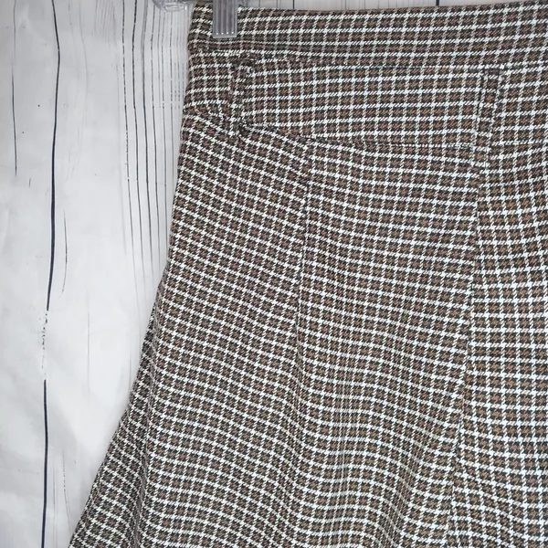 Cider Houndstooth Pleated High Waisted Shorts - Image 6