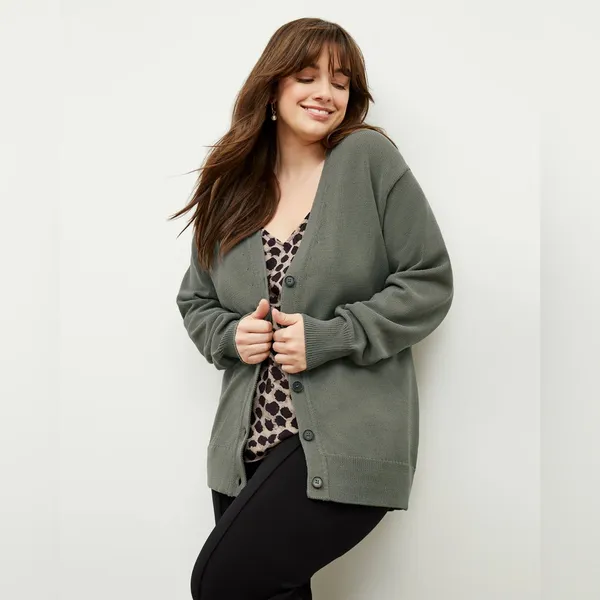 MM Lafleur The Cookie Cardigan Sleek Cotton in Fossil - Image 12