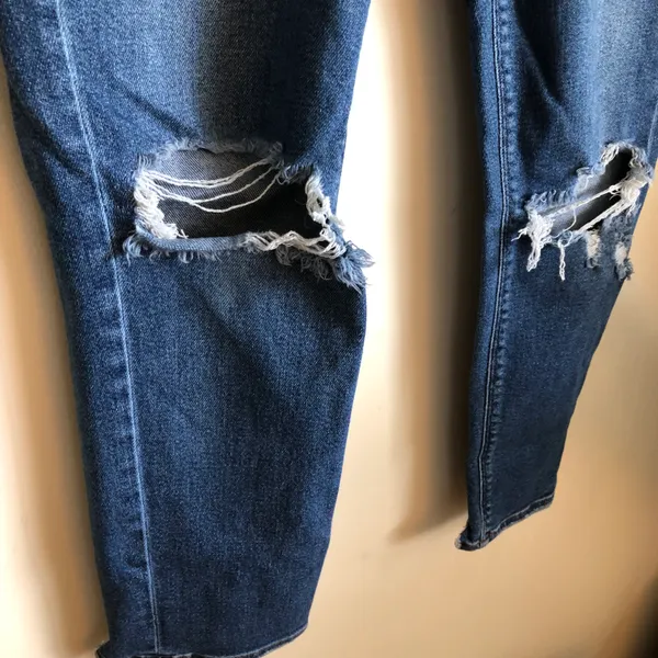 American Eagle Mom Jeans - Image 3