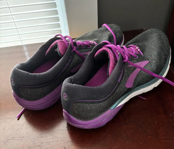 Brooks Pure Cadence Running Shoes purple black, size 11 - Image 2