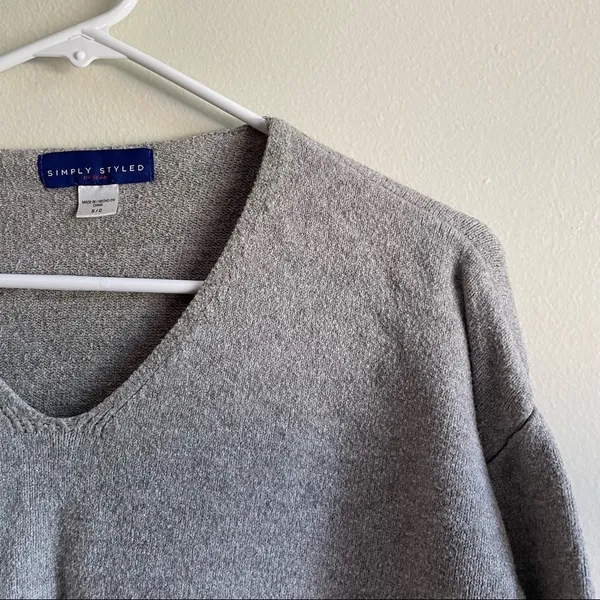 3/ $25 S- Simply Styled Gray Long Sleeved‎ Women’s V-Neck Chunky Thick Sweater - Image 2