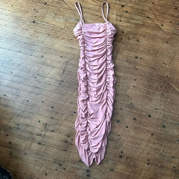 Club L London ruched bodycon blush pink mini dress - Image 4