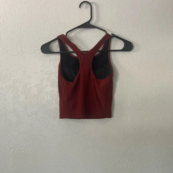 Nike cropped tank with built in bra - Image 5