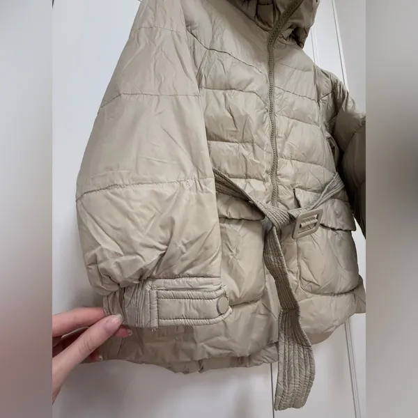 Women’s light brown beige puffer jacket with belt size small - Image 9