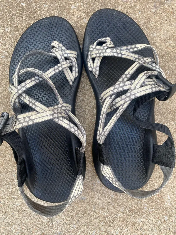 Chacos Women  Size 8 - Image 5