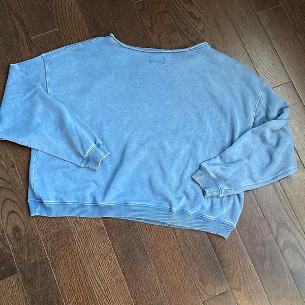 American Eagle Cropped Sweatshirt. Size Small Women’s . Blue. - Image 3