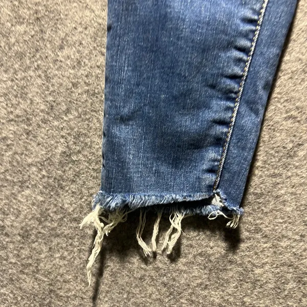 Levis Mile High Super Skinny Jeans 27 Medium Wash Distressed‎ Ripped Raw Hem - Image 4
