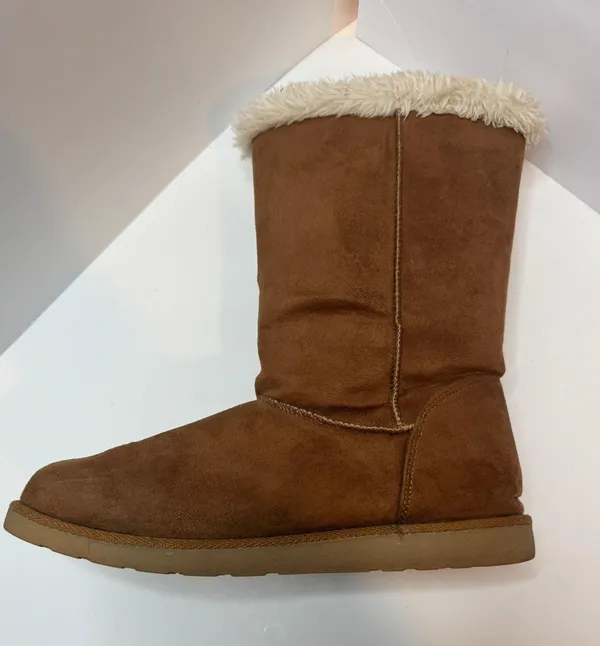 Falls Creek Faux Fur Lined Chelsea Boots Size 9 - Image 9