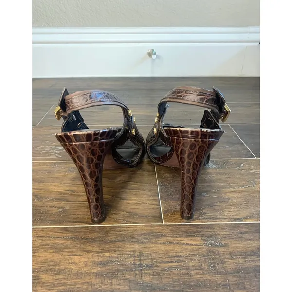 TORY BURCH Crocodile Embossed Leather High Heel Sandals Gold Hardware 7M Shoes - Image 6