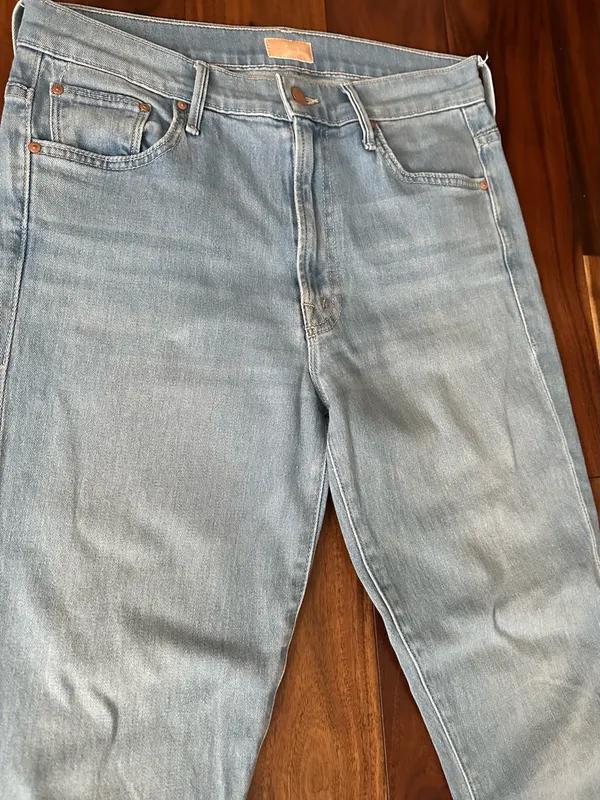 MOTHER Light Blue Insider Crop Step Fray Jeans - Image 7