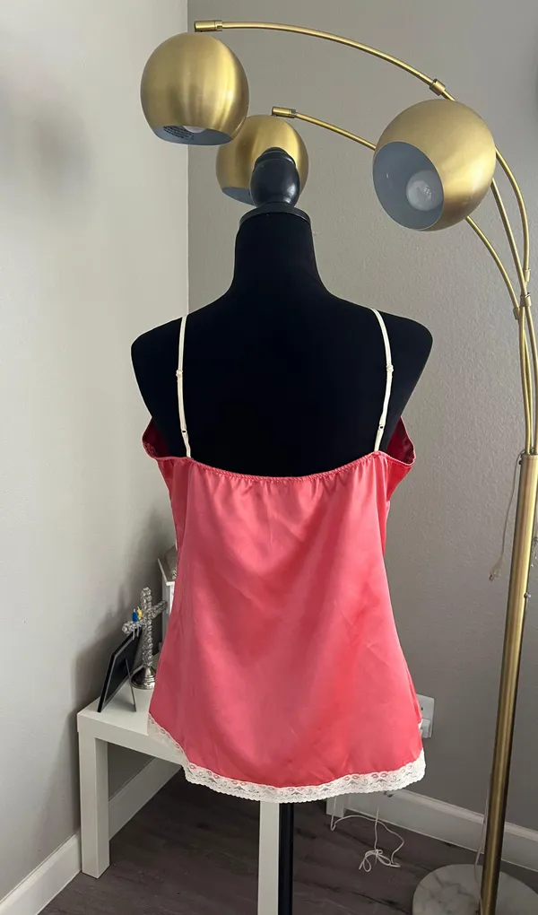 Women Sleeveless V-Neck Spaghetti Straps Peach Satin Camisole Top Size XL - Image 2