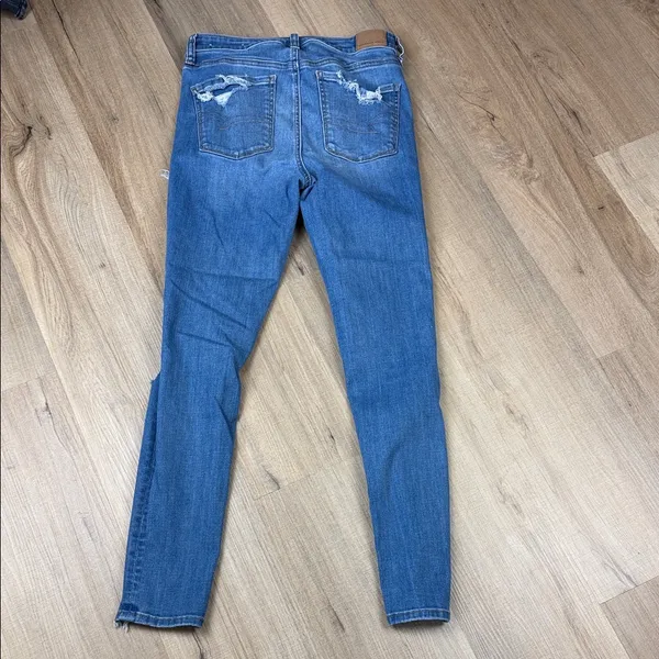 American Eagle Outfitters Ripped Super Hi-Rise Jegging‎ Skinny Jeans. Size 6R - Image 4
