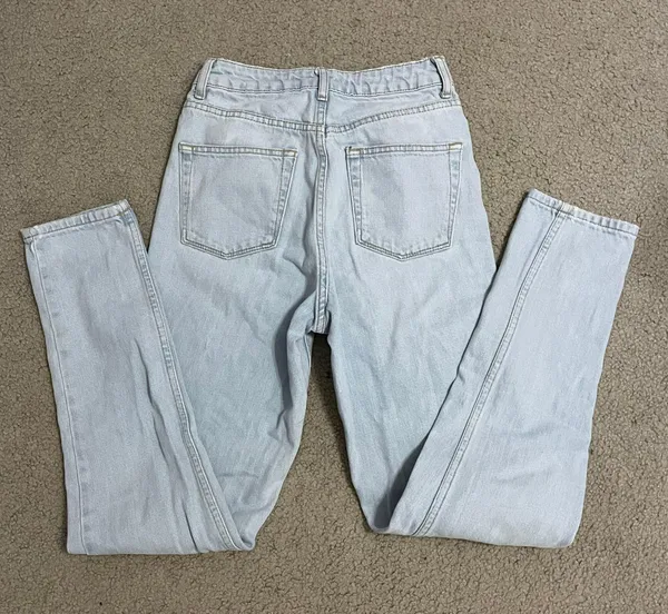 Top Shop light wash Straight Leg Jeans - Image 3