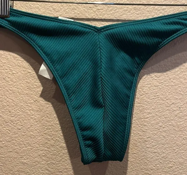 Hollister Women’s Bikini Bottoms Swimsuit Green Ribbed Thong Size Small - Image 5