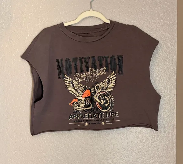Vintage Motorcycle Graphic Cropped - Image 2
