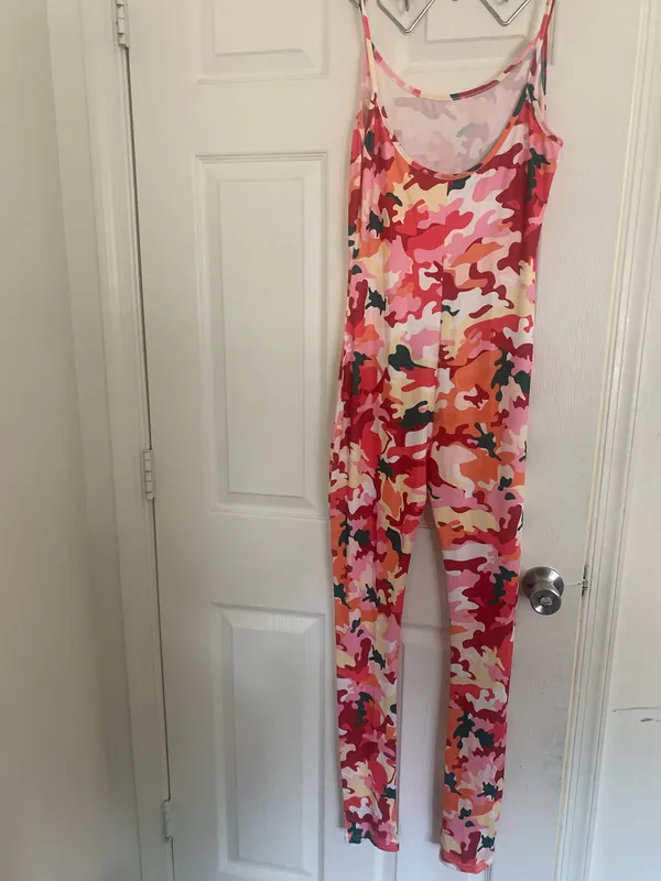 Size XL pink camo one piece bodysuit - Image 6