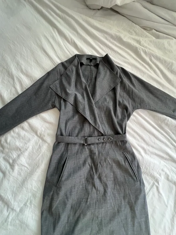 Hugo Boss gray belted waterfall v neck collared trench mid length dress M - Image 12