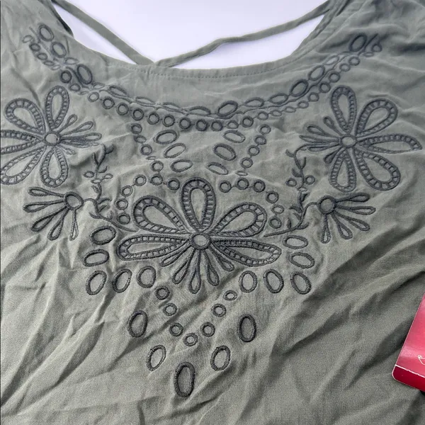 Faded Glory Sage Green Embroidered Blouse - Image 3