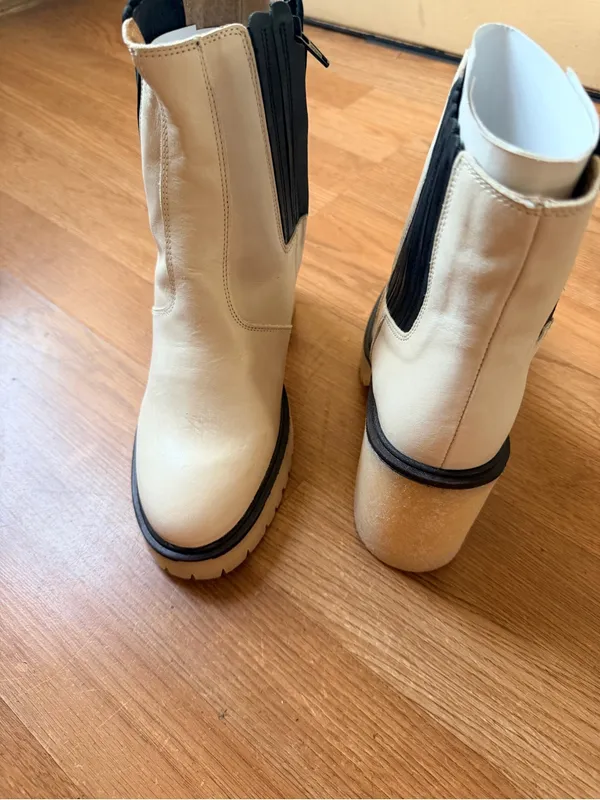 Free People Cream Chelsea Platform Ankle Boots with Black Elastic - Image 4